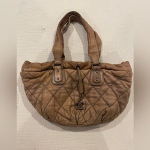 Chanel quilted handbag in olive green